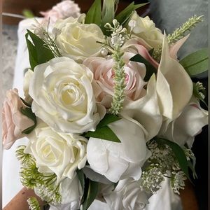 Lings Moments Xtra large bouquet & 4 matching bouquets made from DIY flower box